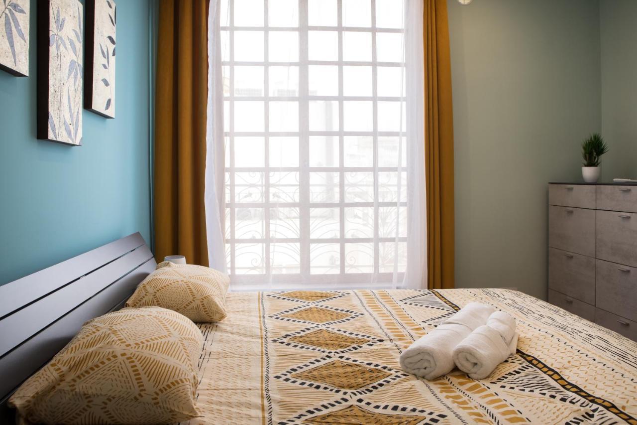 Entire Luxury Sliema Townhouse Steps From Beach Екстериор снимка