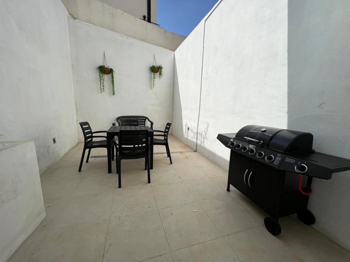 Entire Luxury Sliema Townhouse Steps From Beach Екстериор снимка